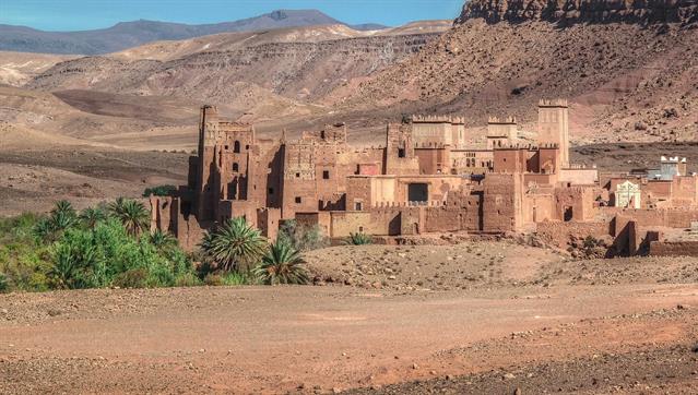 Wüstenstädtchen im Atlasgebirge. Der Atlas ist ein Hochgebirge im Nordwesten Afrikas, das sich in einer Länge von etwa 2300 Kilometer über die Staaten Marokko, Algerien und Tunesien erstreckt.